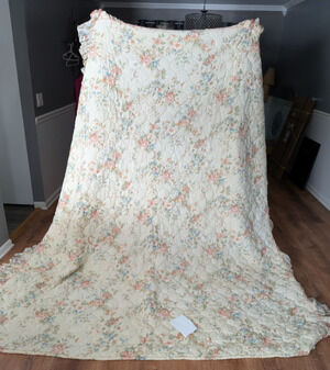 Vintage Burlington floral ruffle bedspread 102 x 88